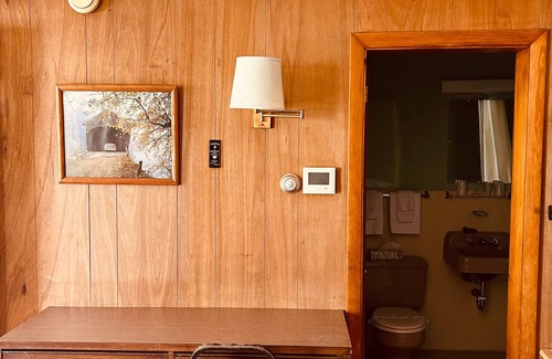 Bryant Pond Hotel | Mollyockett Motel & Swim Spa