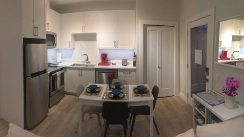 Sidney Apartment | Mollys Cottage-The Suite on Vancouver Island near YYJ Airport and the WA and BC Ferries