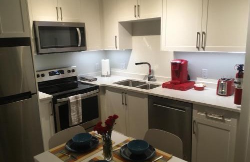 Sidney Apartment | Mollys Cottage-The Suite on Vancouver Island near YYJ Airport and the WA and BC Ferries