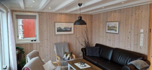 Vestvagøy House | Molobua, fantastic place by the sea