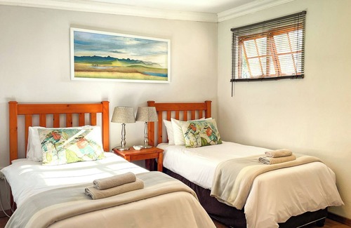 Mpofana Bed & Breakfast | Molweni Kamberg Valley Bed and Breakfast
