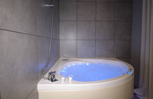 Villette - Maisons Neuves Apartment | MONA'S BUBBLES "GARE LYON PART DIEU