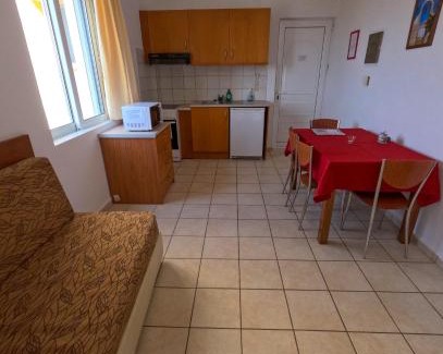Frangokastellon Apartment | Monachus Monachus