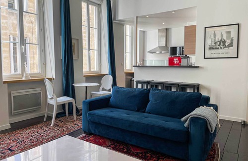 Bordeaux Golden Triangle Apartment | Monaco - Bel Appartement 2 Chambres