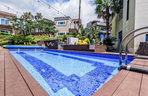 Gangjeong-dong House | Monaco Pool Pension