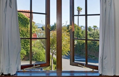 Stoke Apartment | Monaco Resort - Home to Compass Cottage