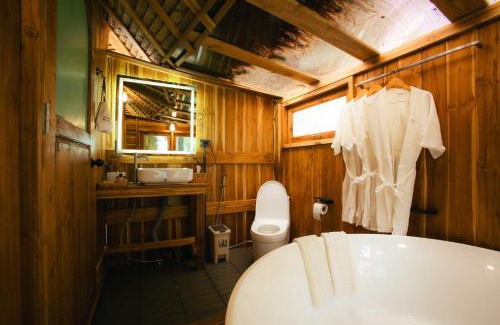 Pua House | Mont De Pua