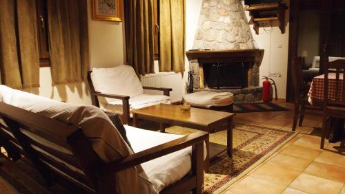 Kato Pedina Ski Chalet | Mont Valley Boutique Chalets