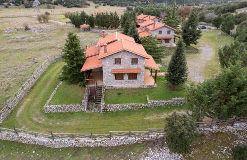 Kato Pedina Ski Chalet | Mont Valley Boutique Chalets