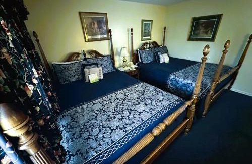 Celebration Square Hotel | Montague Inn Bed & Breakfast