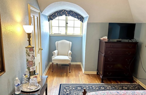 Celebration Square Bed & Breakfast | Montague Inn