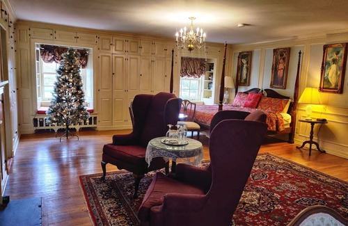 Celebration Square Bed & Breakfast | Montague Inn