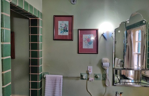 Celebration Square Bed & Breakfast | Montague Inn