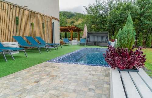 Poieni House | Montana 219