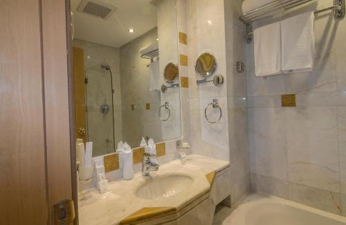 Al Aziziyah Hotel | Montana Al Azizia Hotel