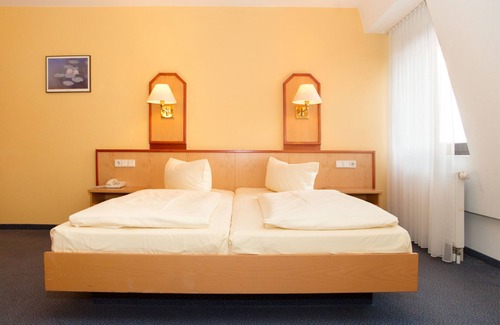 Oberasbach Hotel | Montana Hotel Nürnberg-West