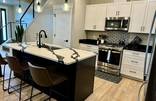 Orchard Homes House | Montana Modern Luxury Townhome - 3 bedroom - Quiet - Convenient