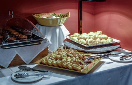 Markham Hotel | Monte Carlo Inn & Suites Downtown Markham
