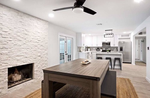 Cox Heights House | Monte Vista | Free Heated Pool | Close to Old Town