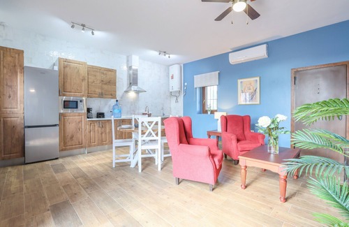 Carmona House | MONTECRISTO 4- Charming loft with shared pool and free Wi-Fi
