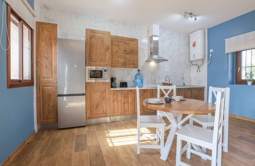Carmona House | MONTECRISTO 4- Charming loft with shared pool and free Wi-Fi