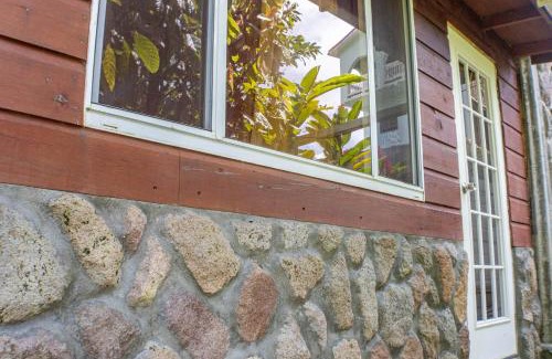 Belle Plaine Villa | Montete Cottage Hilltop Villa with Beautiful Estate Garden