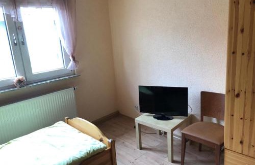 Oberhausen-Rheinhausen House | Monteurunterkunft Oberhausen-Rheinhausen