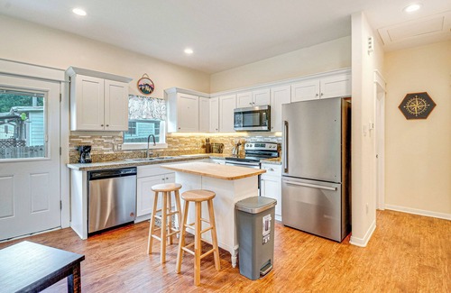 Montgomery Cottage | Montgomery Cottage w/Fenced Yard < 1 Mi to Lakes!