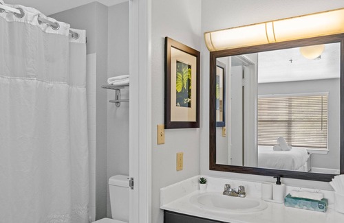 North Burnet Apartment | Monthly Discounts! Modern, Cozy Studio near Domain and UT Austin
