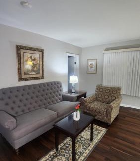 Hadley - Washington House | Monthly Rental Cottage near Nashville-Downtown