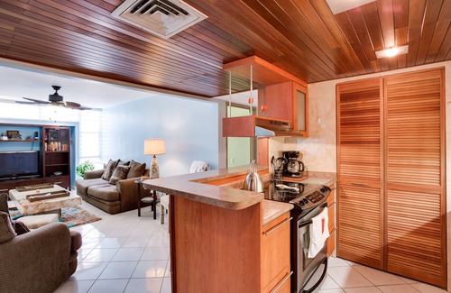Isla Verde Condo | MONTHLY RENTALS WELCOME at a discounted rate. Inquire within.