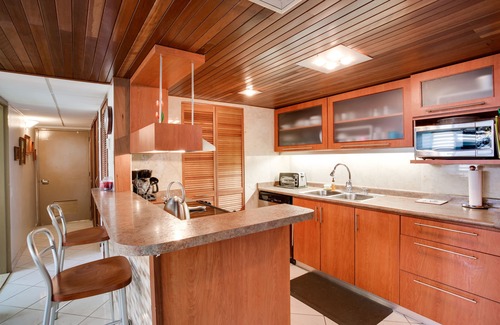 Isla Verde Condo | MONTHLY RENTALS WELCOME at a discounted rate. Inquire within.
