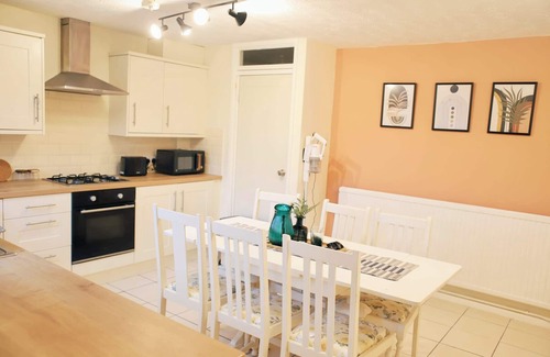Holbeck House | Monthly Stay Discount - Homevy Leeds