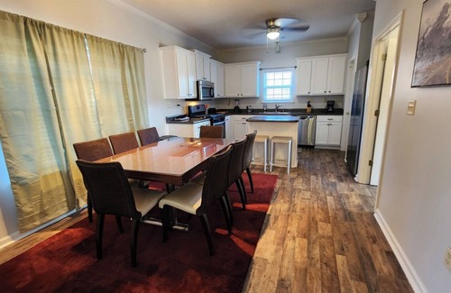 Olive Branch House | MONTHLY STAYS-Relaxing 4BR Getaway with Pool -with Extra Sleeping Space.