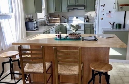Gregory House | Monthly Summer Rental Lakefront Home Near Ann Arbor/Chelsea/Dexter & Rec Trail