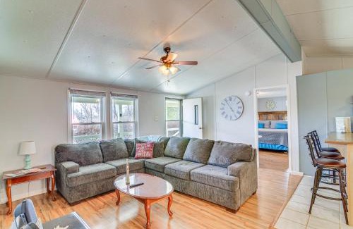 Monticello House | Monticello Home with Deck and Fire Pit Less Than 1 Mi to Water