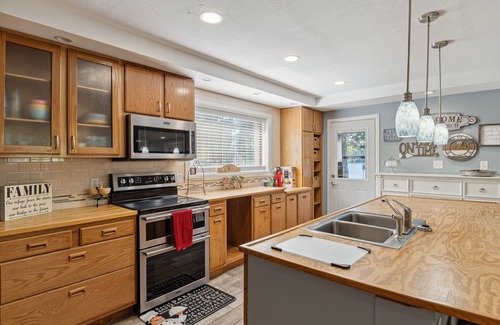 Monticello House | Monticello Vacation Rental w/Private Boat Dock!
