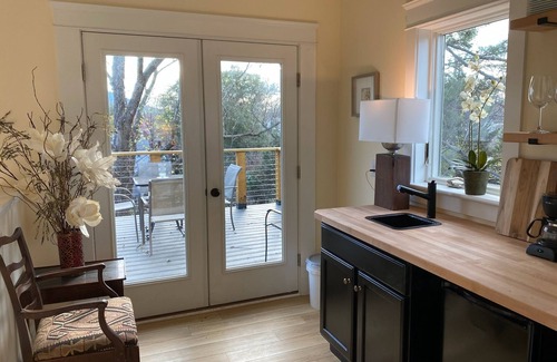 Woolen Mills House | Monticello Vista - A Woolen Mills Retreat