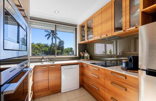 Airlie Beach Apartment | Montipora Unit 3 - In the heart of Airlie, wi-fi and Netflix