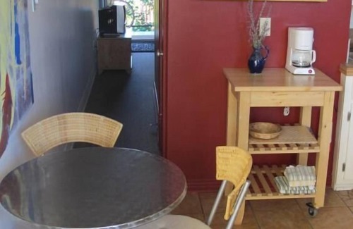 Angus Apartment | Montreal Rosemont: Lovely studio for rent in Montreal