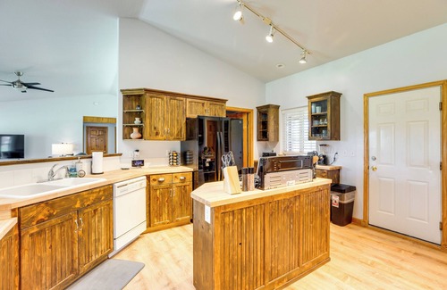Vernal House | Montrose Retreat w/Stunning Mountain Views!