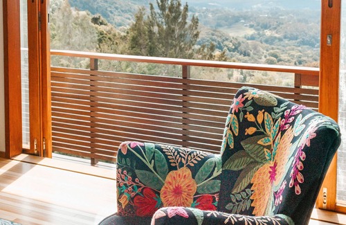 Towen Mountain Villa | Montville Resort Style Holiday Retreat with pool