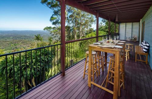 Montville House | Montville Retreat With Hinterland & Coastal Views