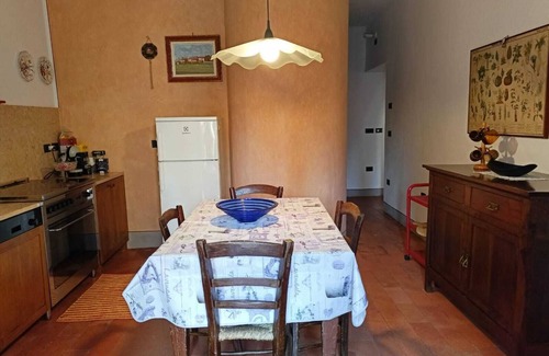 Monzambano House | Monzambano: House with garden and panoramic loggia with fireplace for barbecue