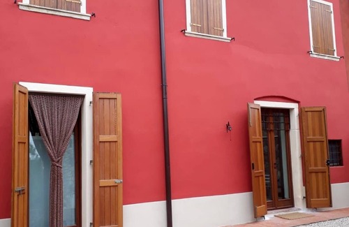Monzambano House | Monzambano: House with garden and panoramic loggia with fireplace for barbecue