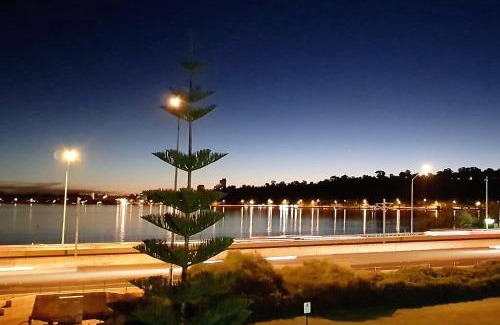South Perth Apartment | Moon River, South Perth