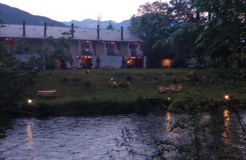 North Bend House | Moon River Suites #1