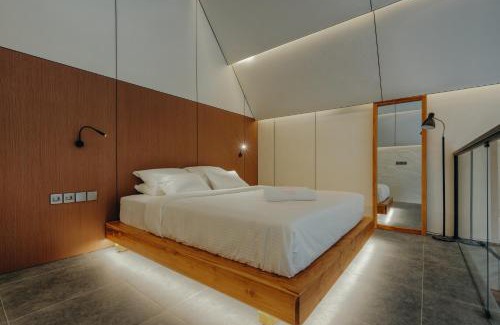 Penatih House | Moon Rock Villas