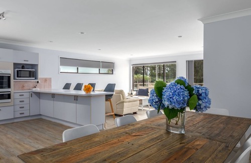 Huskisson House | Moona Beach House by Experience Jervis Bay
