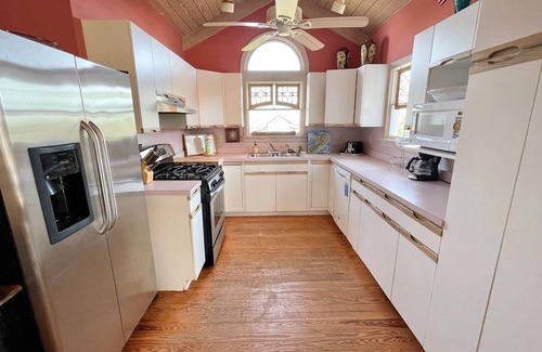 Ocracoke House | Moondance: Comfortable, true relaxation, soothing colors and décor.